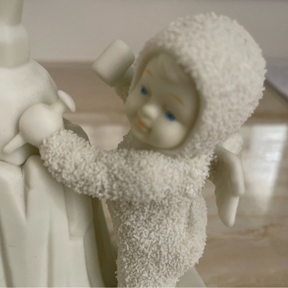 Retired Snowbabies "I'm Making An Ice Sculpture" Department 56 - Picture 9 of 14